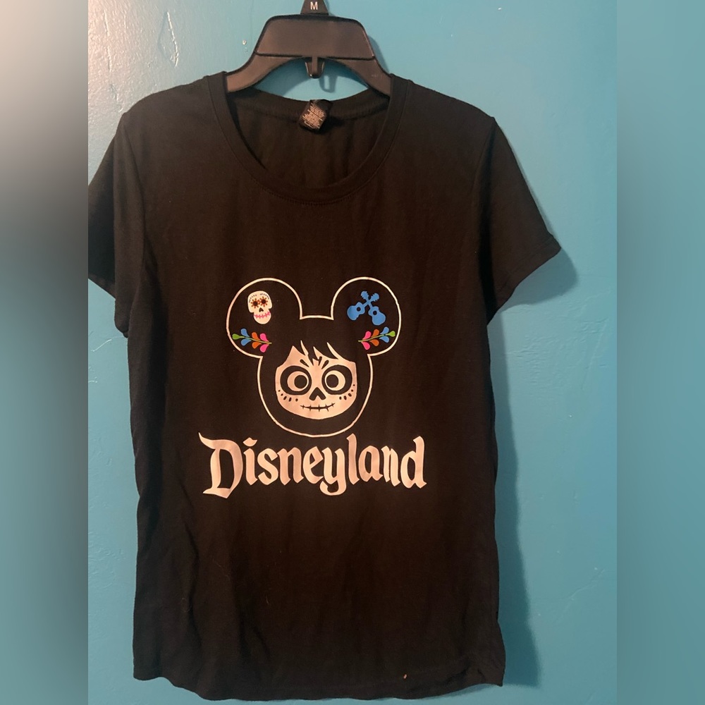 Disney Coco Mickey Design Tshirt Women medium cotton rayon polyester black white